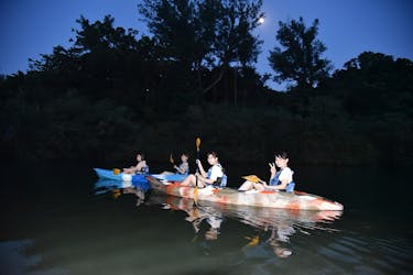 Coucher de soleil sur la rivière Hija ou excursion en kayak en soirée